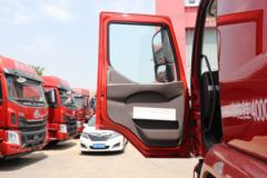 东风柳汽 乘龙H5重卡 400马力 6X4牵引车(平顶)(LZ4253H5DB)