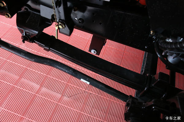 解放j6F130马力到店有现车欢迎新老客户选购