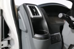 陕汽轻卡 德龙K3000 轻载版 舒适型 110马力 4.18米单排厢式轻卡(YTQ5040XXYJG331) 陕汽轻卡 德龙K3000 轻载版 舒适型 110马力 4.18米单排厢式轻卡(YTQ5040XXYJG331)