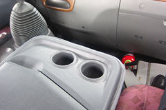 江淮 格尔发K3系列重卡 180马力 4X2 厢式载货车(HFC5162XXYK2R1HT)