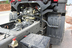 江淮 格尔发K3系列重卡 180马力 4X2 厢式载货车(HFC5162XXYK2R1HT)