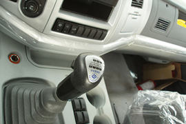 福田欧曼底盘&nbsp;平板运输车驾驶室图片