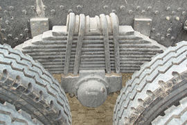 福田欧曼底盘&nbsp;平板运输车底盘图片