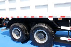 联合卡车U375 375马力 8X4 8.2米LNG自卸车(SQR3311N6T6-1) 联合卡车U375 375马力 8X4 8.2米LNG自卸车(SQR3311N6T6-1)