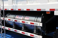 联合卡车U375 375马力 8X4 8.2米LNG自卸车(SQR3311N6T6-1) 联合卡车U375 375马力 8X4 8.2米LNG自卸车(SQR3311N6T6-1)