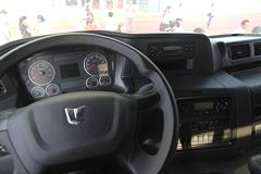 联合卡车 U375重卡 375马力 6X4 LNG牵引车(SQR4251N6ZT4) 联合卡车 U375重卡 375马力 6X4 LNG牵引车(SQR4251N6ZT4)