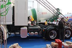 联合卡车 U375重卡 375马力 6X4 LNG牵引车(SQR4251N6ZT4) 联合卡车 U375重卡 375马力 6X4 LNG牵引车(SQR4251N6ZT4)