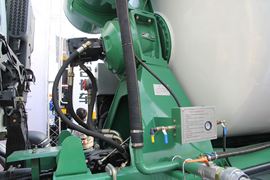 联合U系&nbsp;混凝土搅拌车底盘                                                图片