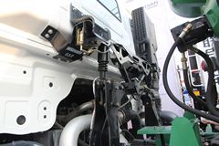 联合卡车U375 375马力 6X4 LNG混凝土搅拌车(SQR5251GJBN6T4-1)