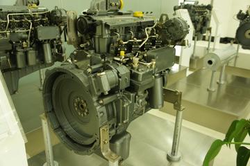 大柴BF4M2012-14 140马力 4L 国三 柴油发动机