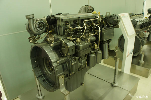 大柴BF6M2012-22 220马力 6L 国三 柴油发动机