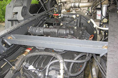 东风柳汽 乘龙609中卡 220马力 6X2 9.6米仓栅式载货车(LZ5250CSRCS)