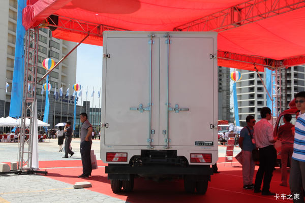 江铃超级置换月购新车先置换花钱少