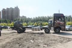 青岛解放 JH6 领航版 290马力 6X2 7.7米冷藏车