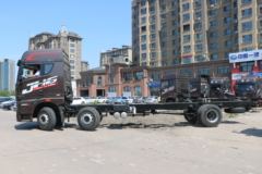 青岛解放 JH6 领航版 290马力 6X2 7.7米冷藏车