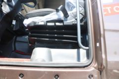 青岛解放 JH6 领航版 290马力 6X2 7.7米冷藏车