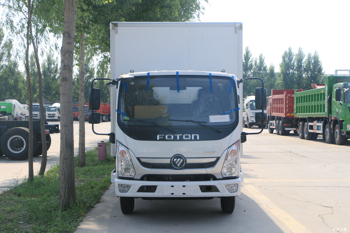 福田 奥铃速运 158马力 4X2 3.735米排半冷藏车(国六)