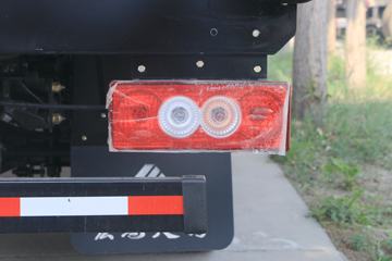 ���� �������� 131���� 4X2 4.08����س�(BJ5048XLC-F3)ͼƬ