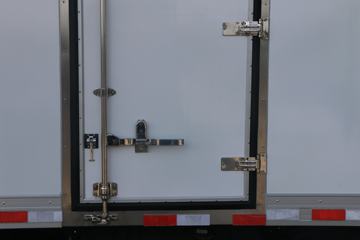 ���� �������� 131���� 4X2 4.08����س�(BJ5048XLC-F3)ͼƬ