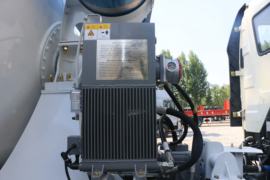 一汽解放底盘&nbsp;混凝土搅拌车上装                                                图片