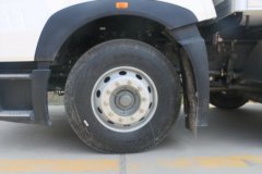 中国重汽 HOWO T7H重卡 440马力 8X4 9.33米冷藏车(宏昌天马牌)(HCL5317XLCZZ6)