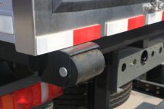 中国重汽 HOWO T7H重卡 440马力 8X4 9.33米冷藏车(宏昌天马牌)(HCL5317XLCZZ6)