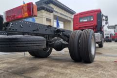 陕汽重卡 德龙L3000 旗舰版 220马力 4X2 6.75米厢式载货车(SX5180XXYLA5012)