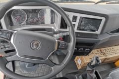 陕汽重卡 德龙L3000 旗舰版 220马力 4X2 6.75米厢式载货车(SX5180XXYLA5012)