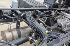 陕汽重卡 德龙L3000 旗舰版 220马力 4X2 6.75米厢式载货车(SX5180XXYLA5012)