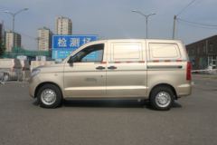 五菱 宏光V 2019款 劲取版 99马力 汽油 1.5L厢式运输车(国六)