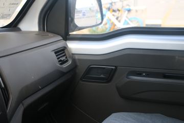 ���� �ٹ��¿� 1.8L 125���� ���� 2.45��˫������΢��(����)(LZW1028ST6)ͼƬ