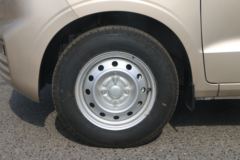 五菱 宏光V 2019款 劲取版 99马力 汽油 1.5L厢式运输车(国六)