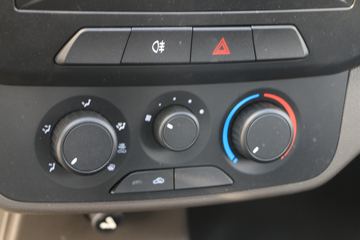 ���� �ٹ��¿� 1.8L 125���� ���� 2.45��˫������΢��(����)(LZW1028ST6)ͼƬ