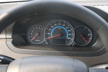 ���� �ٹ��¿� 1.8L 125���� ���� 2.45��˫������΢��(����)(LZW1028ST6)ͼƬ