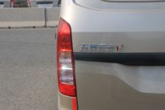 五菱 宏光V 2019款 劲取版 99马力 汽油 1.5L厢式运输车(国六)