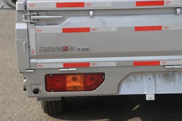 ���� �ٹ��¿� 1.8L 125���� ���� 2.45��˫������΢��(����)(LZW1028ST6)ͼƬ