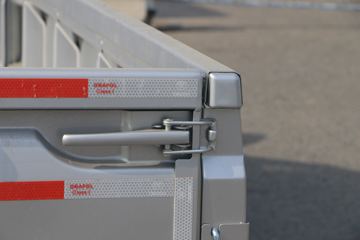 ���� �ٹ��¿� 1.8L 125���� ���� 2.45��˫������΢��(����)(LZW1028ST6)ͼƬ