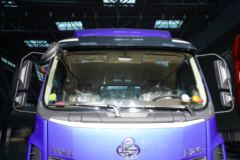 东风柳汽 新乘龙M3 200马力 4X2 7.8米厢式载货车(LZ5161XXYM3AC1)