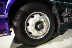 东风柳汽 新乘龙M3 200马力 4X2 7.8米厢式载货车(LZ5161XXYM3AC1)