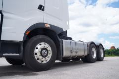东风柳汽 乘龙H7重卡 3.0版 600马力 6X4 AMT自动挡牵引车(国六)
