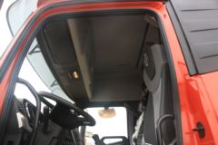 东风商用车 天锦KR 230马力 4X2 9.75米厢式载货车(国六)(DFH5180XXYE8)