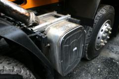 东风柳汽 乘龙H5 330马力 8X4 5.8米自卸车(300后桥)(LZ3310H5FB)