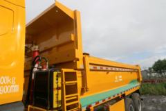 东风柳汽 乘龙H5 330马力 8X4 5.8米自卸车(300后桥)(LZ3310H5FB)