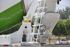 中国重汽 HOWO TX6 340马力 8X4 7.37方混凝土搅拌车(宏昌天马牌)(HCL5317GJBZZN30G5)