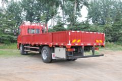 陕汽商用车 轩德X6中卡 轻量化版 160马力 4X2 6.75米栏板载货车(SX1181GP5L)