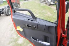 陕汽商用车 轩德X6重卡 轻量化版 245马力 6X2 9.6米厢式载货车(MAN后桥)(SX5254XXYGP52)