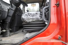 陕汽商用车 轩德X6中卡 轻量化版 160马力 4X2 6.75米栏板载货车(SX1181GP5L)