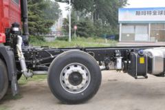 陕汽商用车 轩德X6重卡 轻量化版 245马力 6X2 9.6米厢式载货车(MAN后桥)(SX5254XXYGP52)