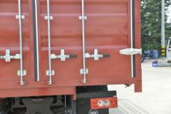 福田 欧马可S3系 高效快递快运版 156马力 5.25米排半仓栅式轻卡(BJ5148CCY-FC)