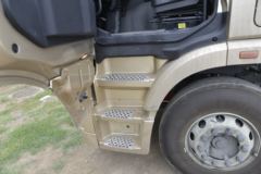 联合卡车 U⁺480重卡 标准版 480马力 6X4牵引车(QCC4252D654)